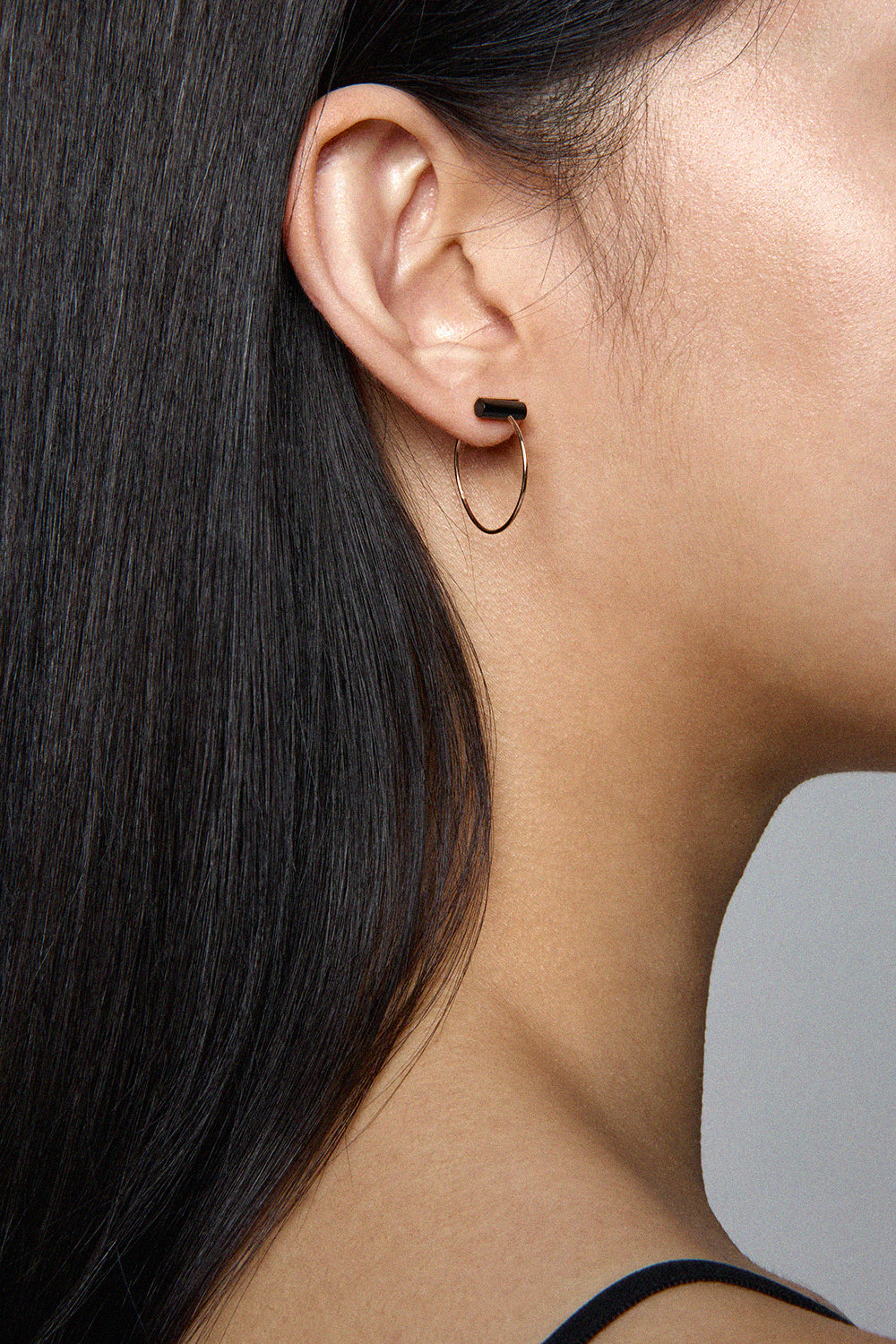 GOLD HOOP WITH ONYX M 2015