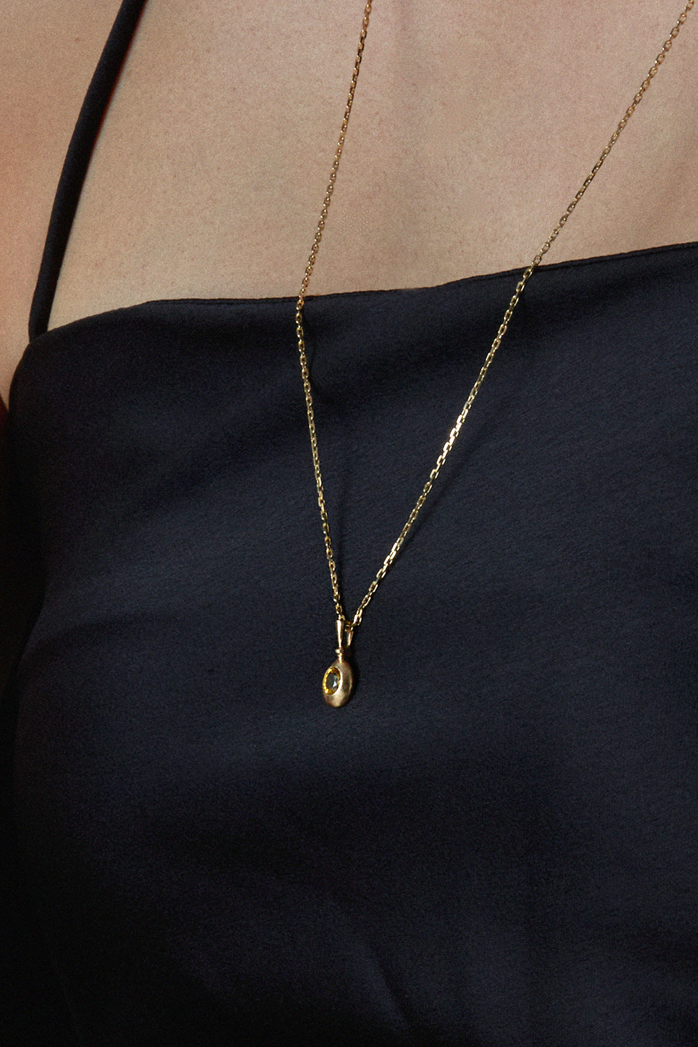 RENAISSANCE OVAL YELLOW SAPPHIRE PENDANT