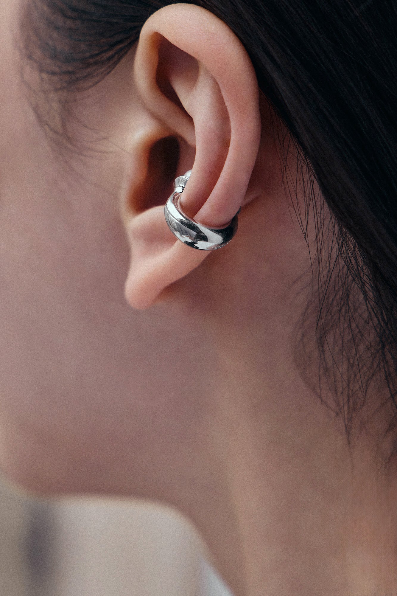BOTTIGLIA PEARL EAR CUFF