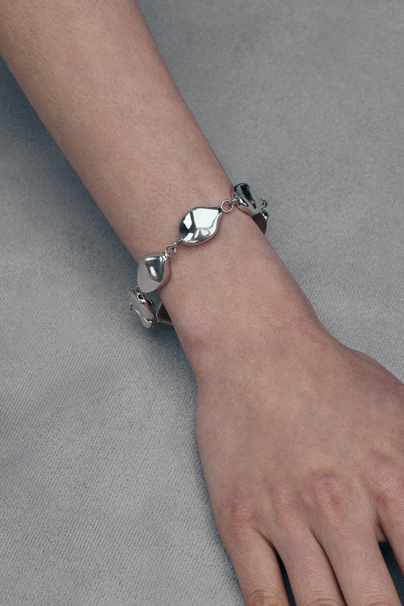 BAROQUE PEARL SHAPED BRACELET