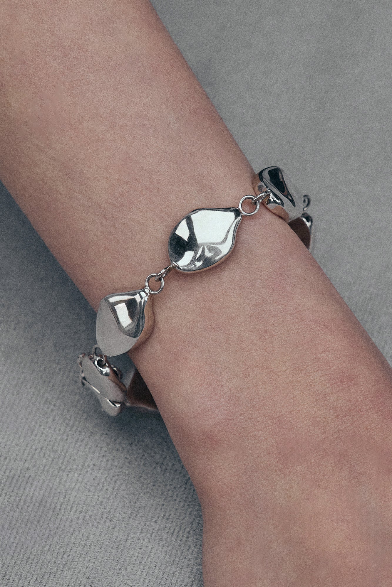 BAROQUE PEARL SHAPED BRACELET