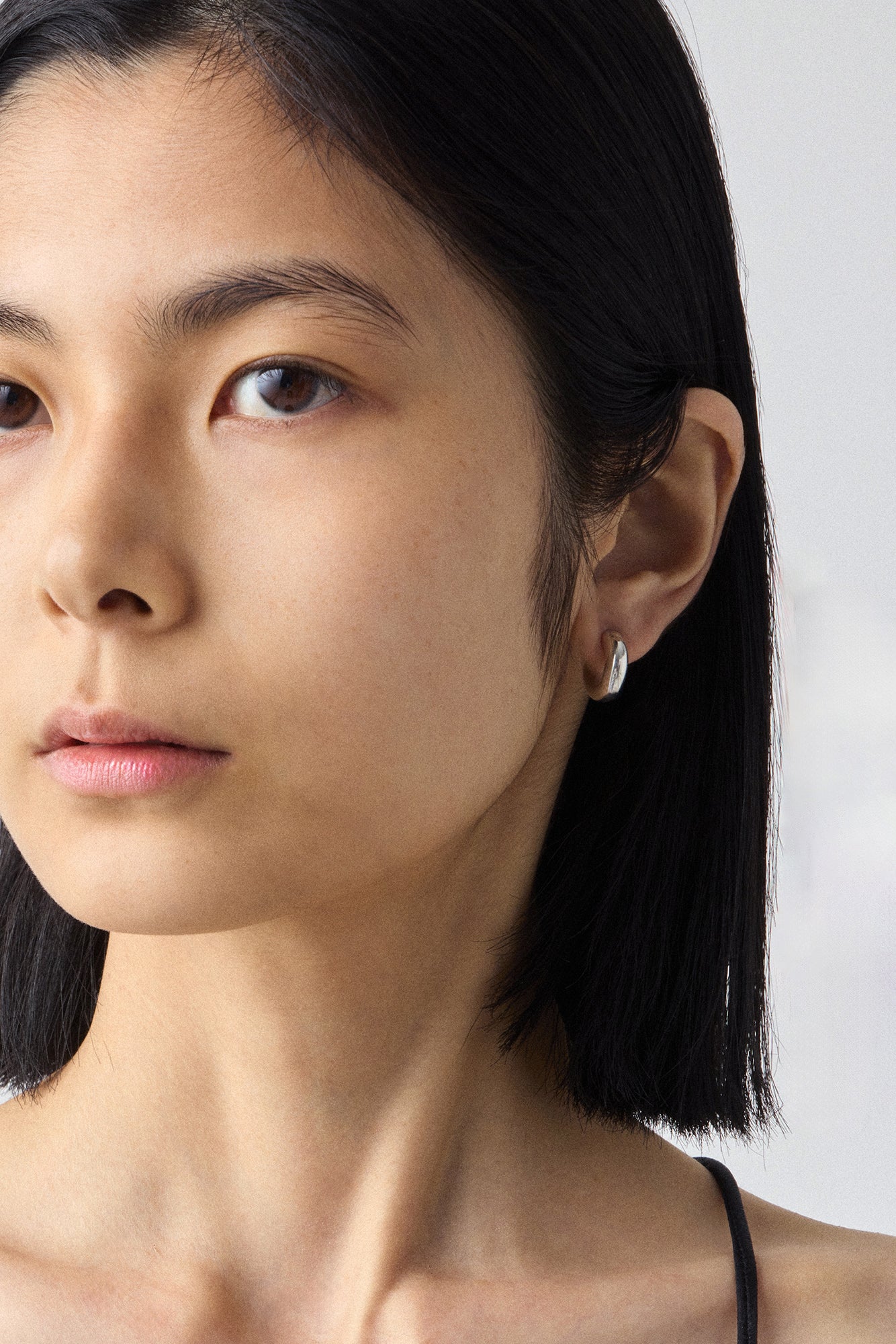 CLASSIC BOLD HOOP EARRINGS