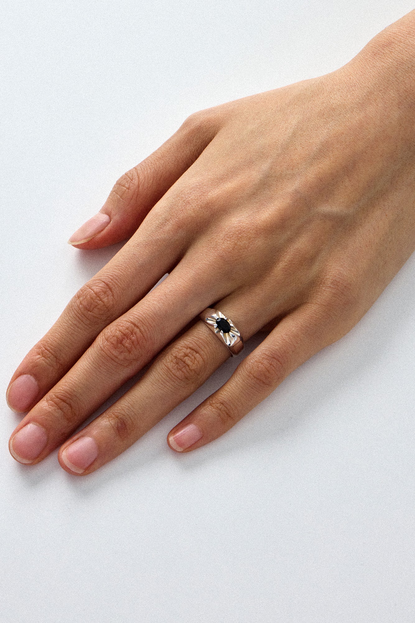 CLAW ONYX SILVER RING