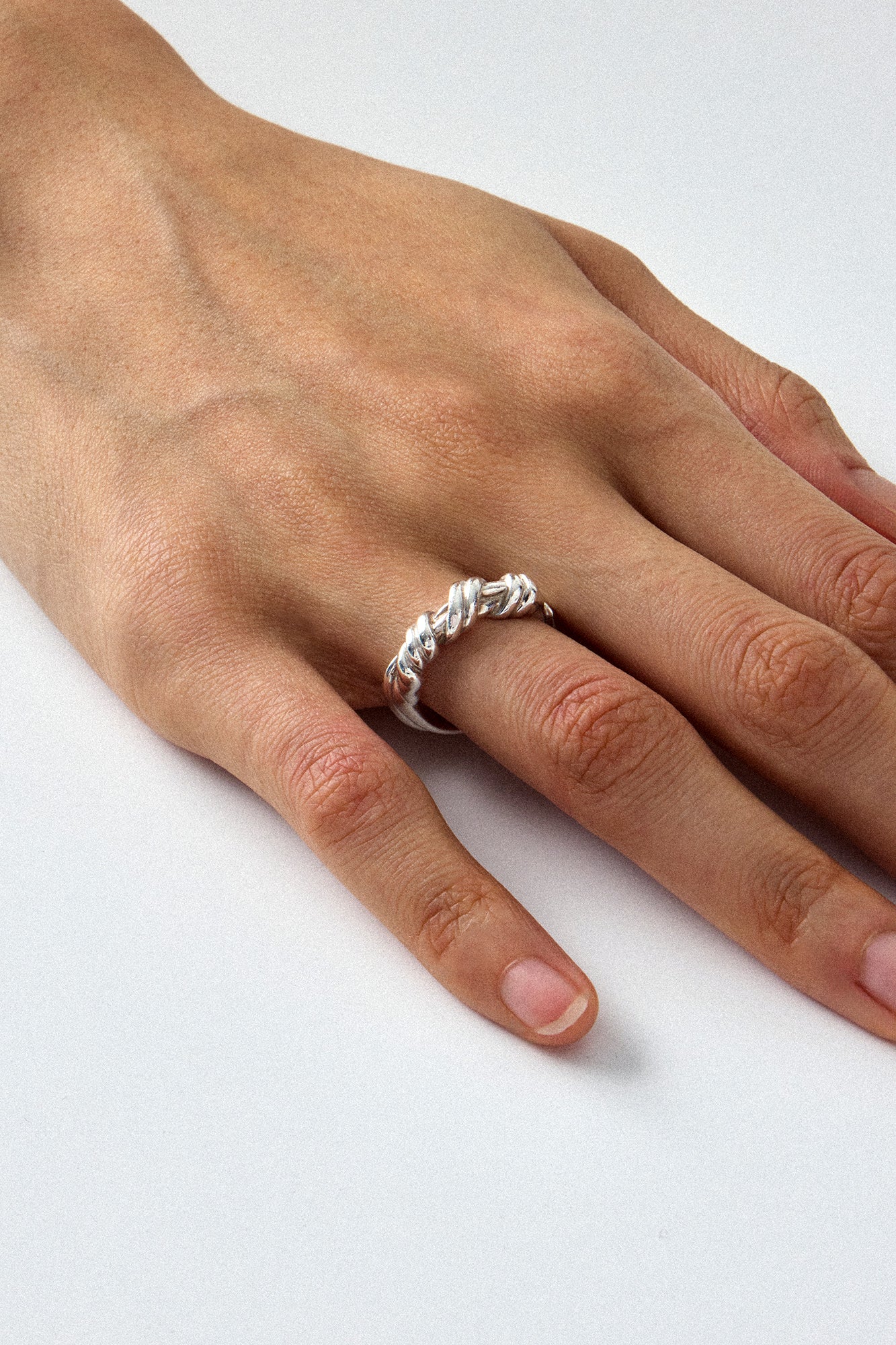 GORDIAN SILVER KNOT