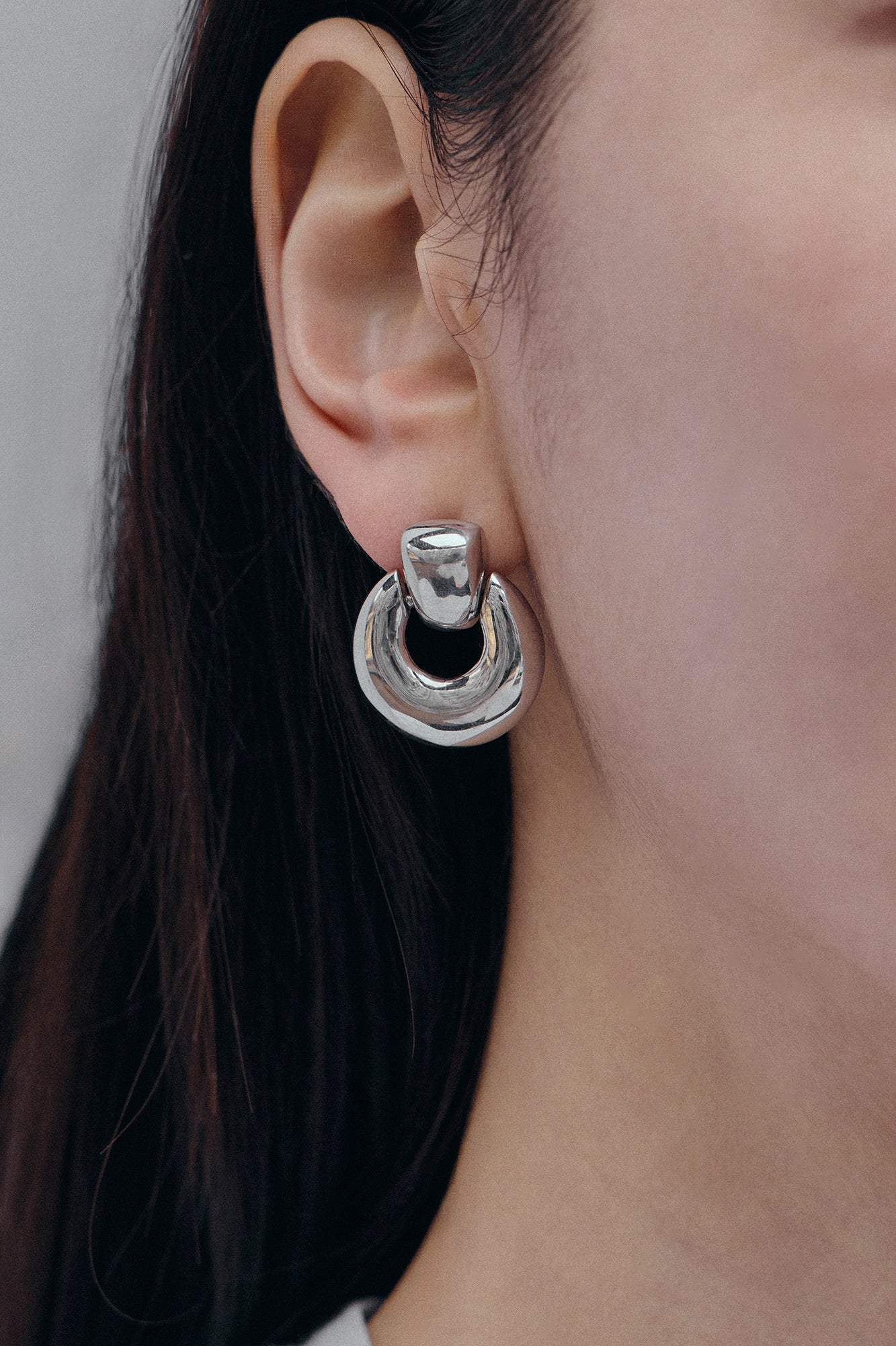 RETRO CRESCENT MOON EARRINGS