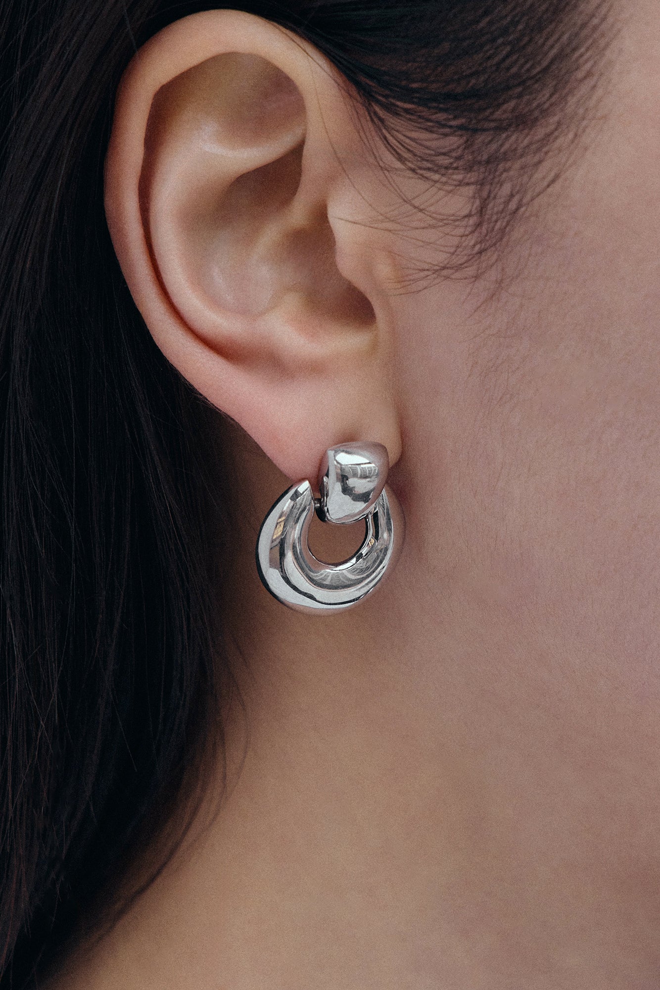 RETRO CRESCENT MOON EARRINGS
