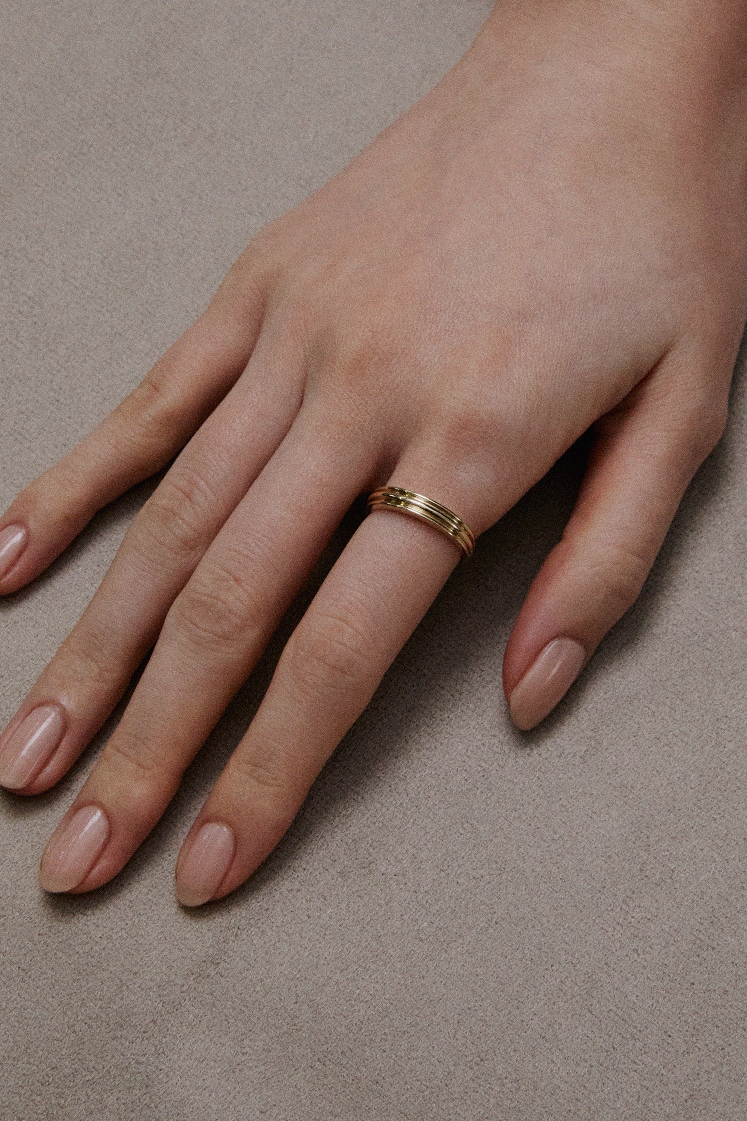 10K GOLD FLAT POTTERY VESSEL RING