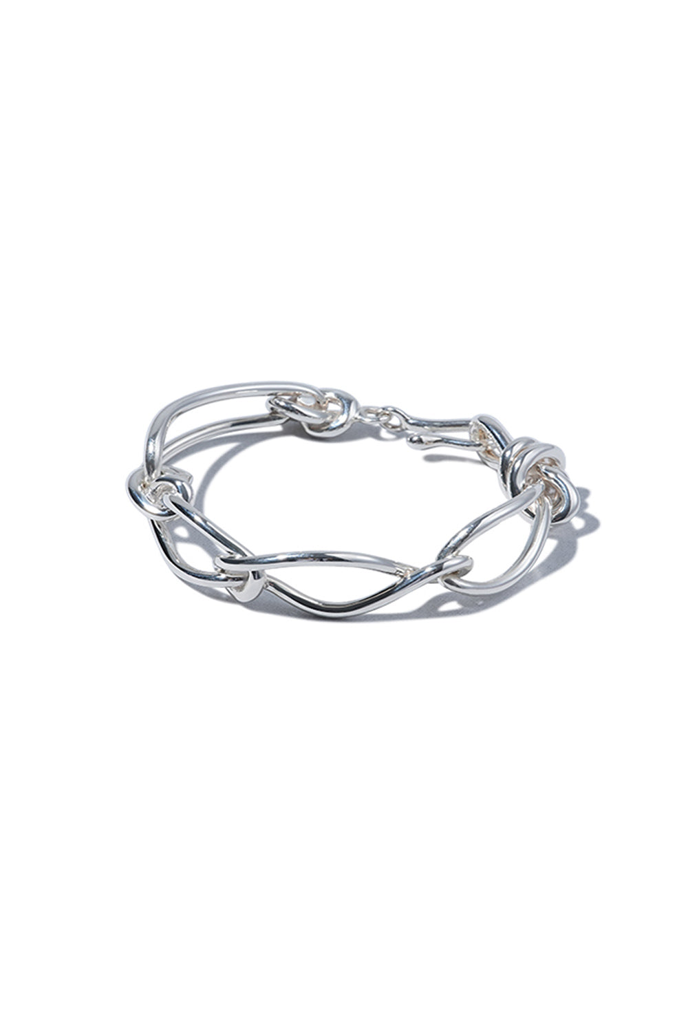 BOLDLY CURVED LOOSE KNOTS BRACELET