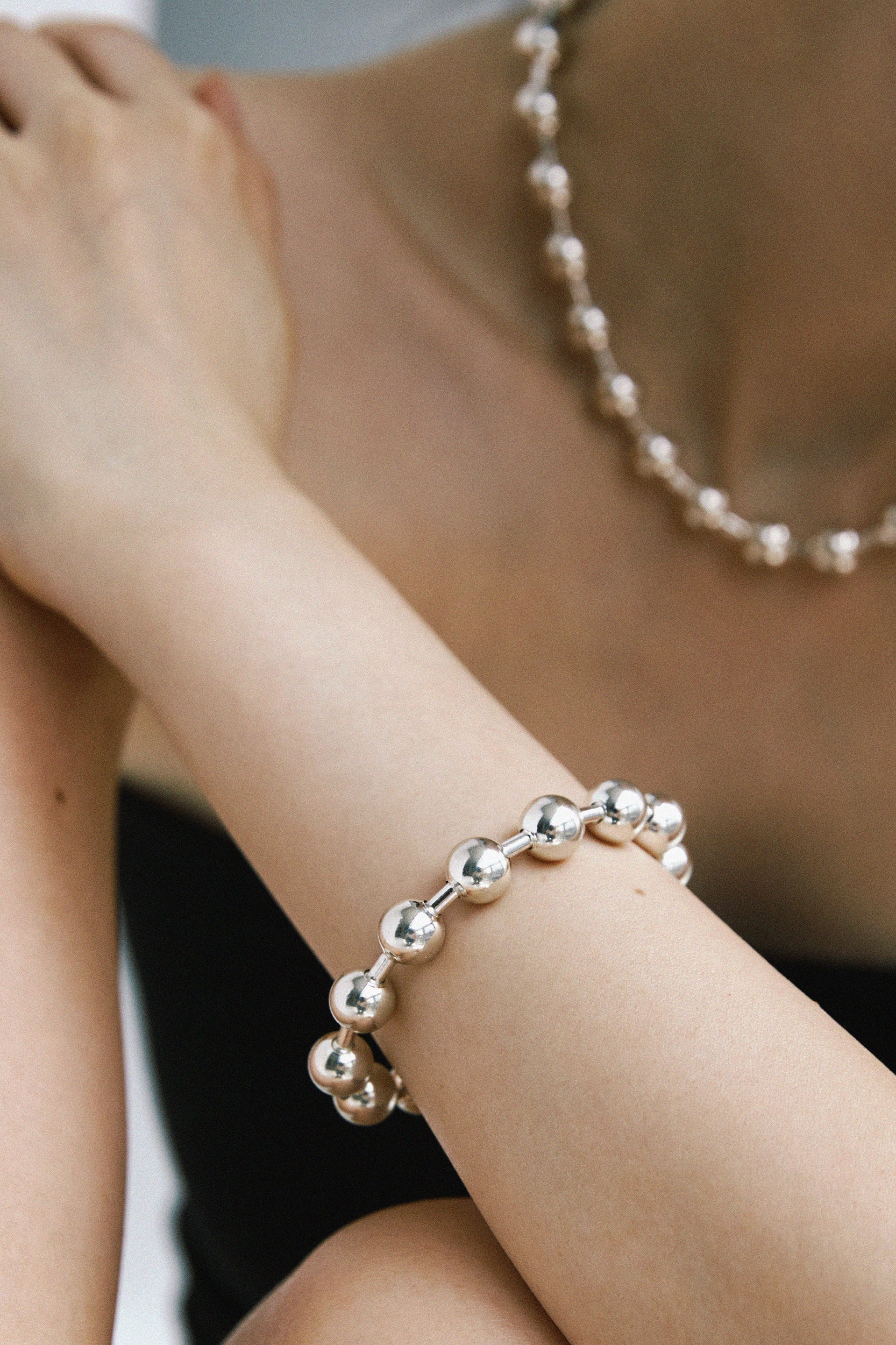 CHERISHING MOMENT SILVER BALL BRACELET