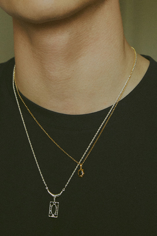 CLAW ONYX GOLD NECKLACE