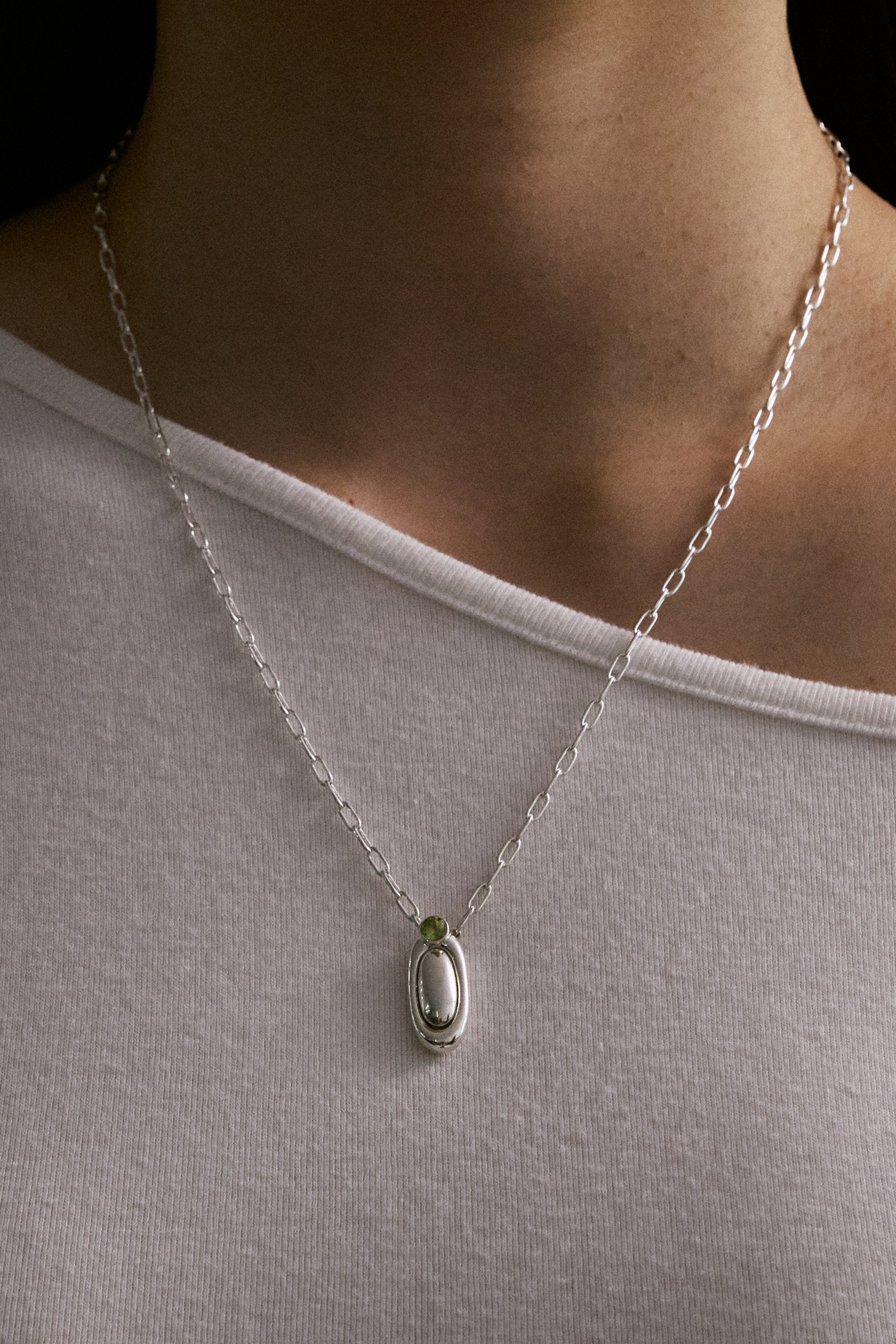 ETERNAL SILVER QUARTZ PERIDOT NECKALCE