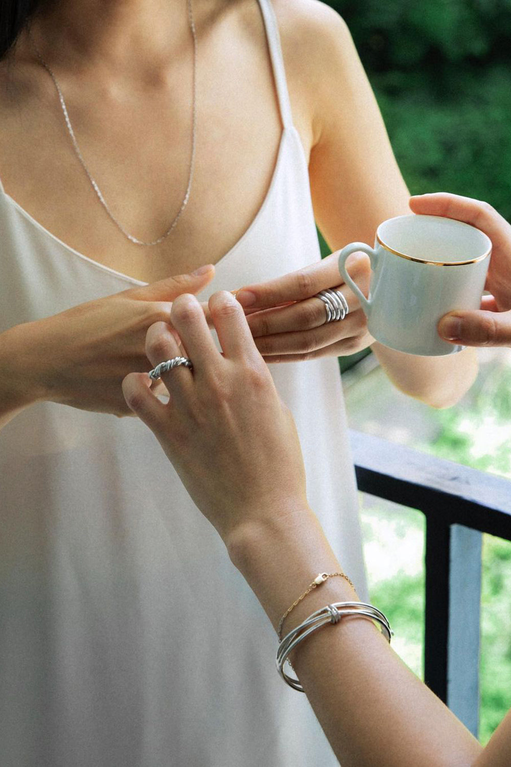 GORDIAN BOLD KNOT BRACELET