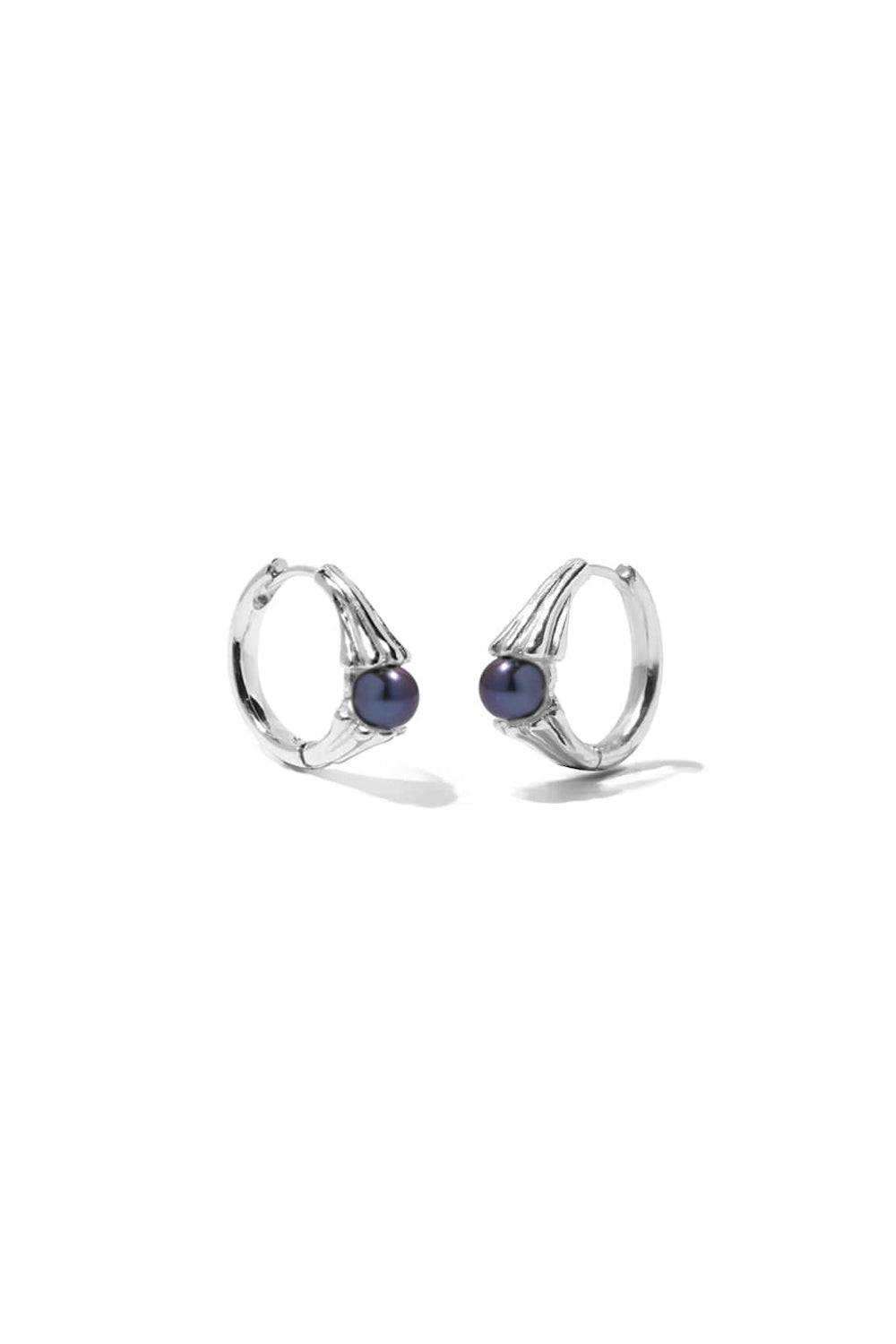 NATURA BIANCO BLACK PEARL HOOPS