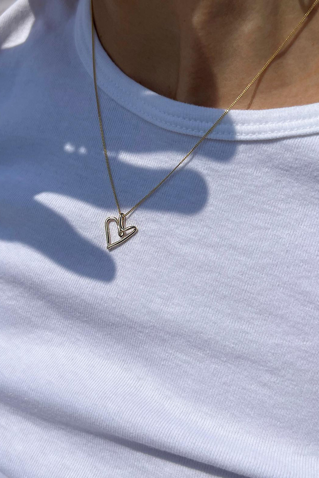 NEVER-ENDING SUMMER HEART GOLD NECKLACE