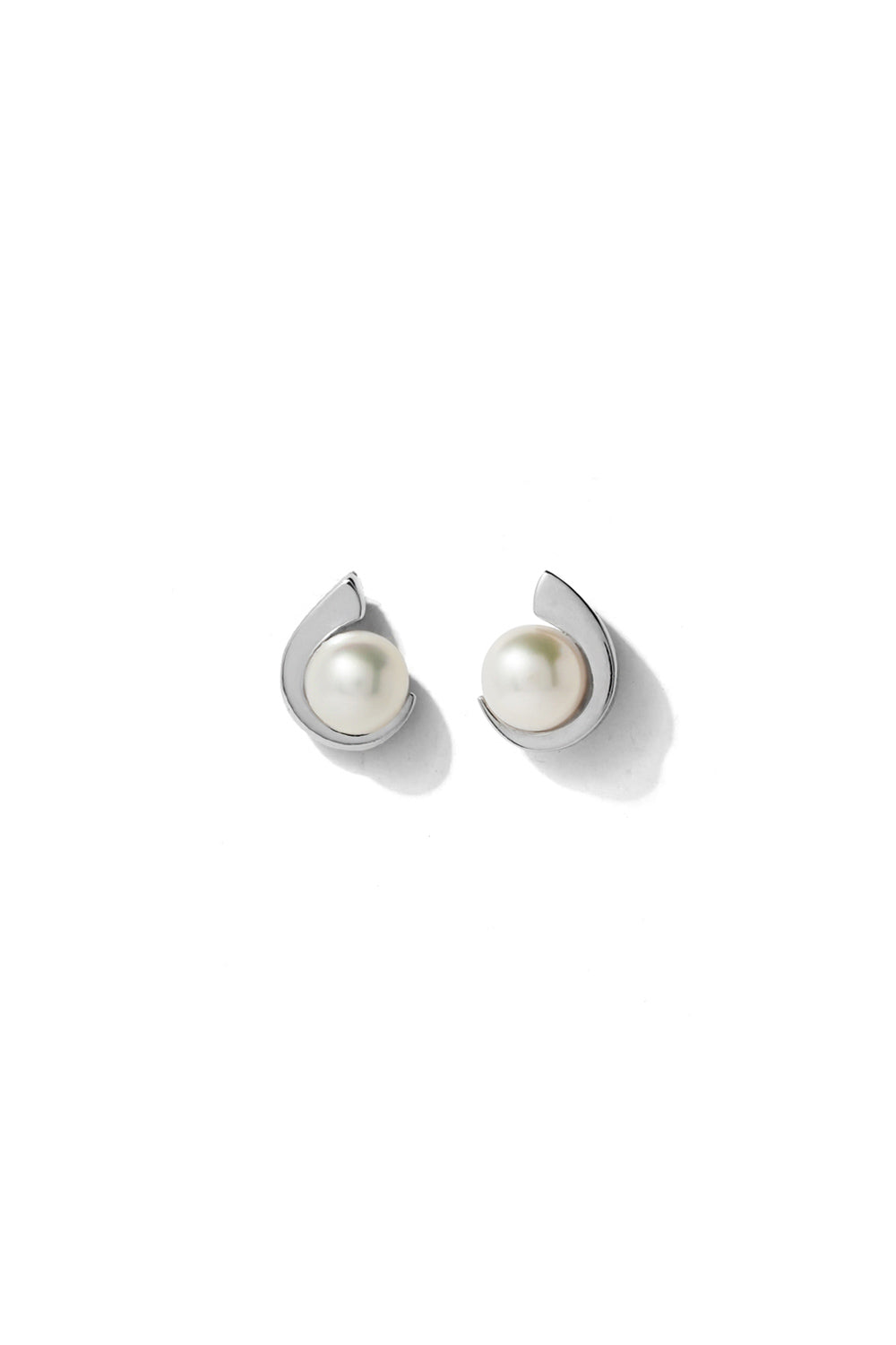 PERFECT SHAPED PEARL EARRINGS