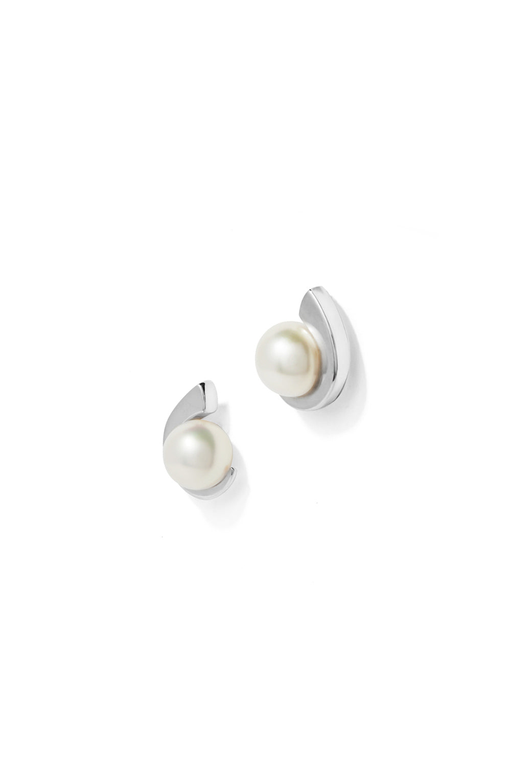 PERFECT SHAPED PEARL EARRINGS