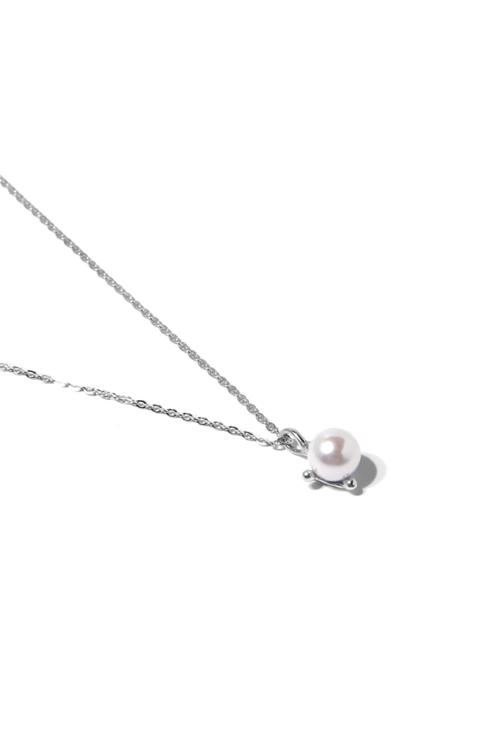 ROMANTIC SALTWATER-PEARL NECKLACE