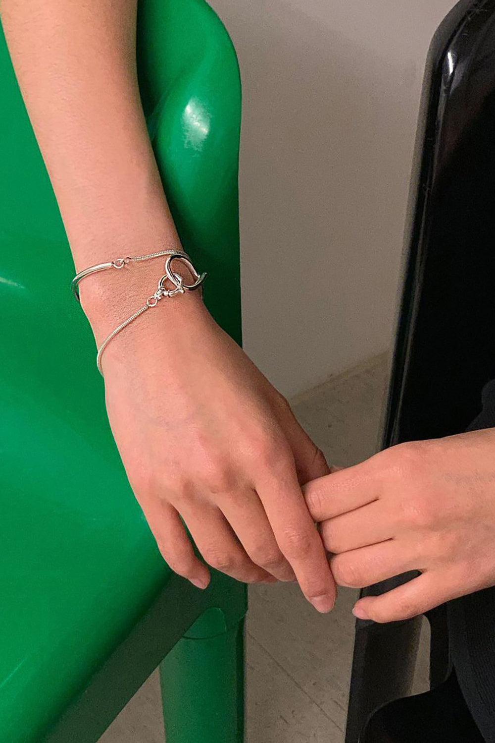 STRAPPY BRACELET IN SILVER