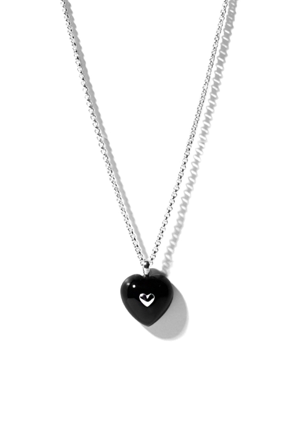 VERY VINTAGE BLACK ONYX HEART PENDANT NECKLACE