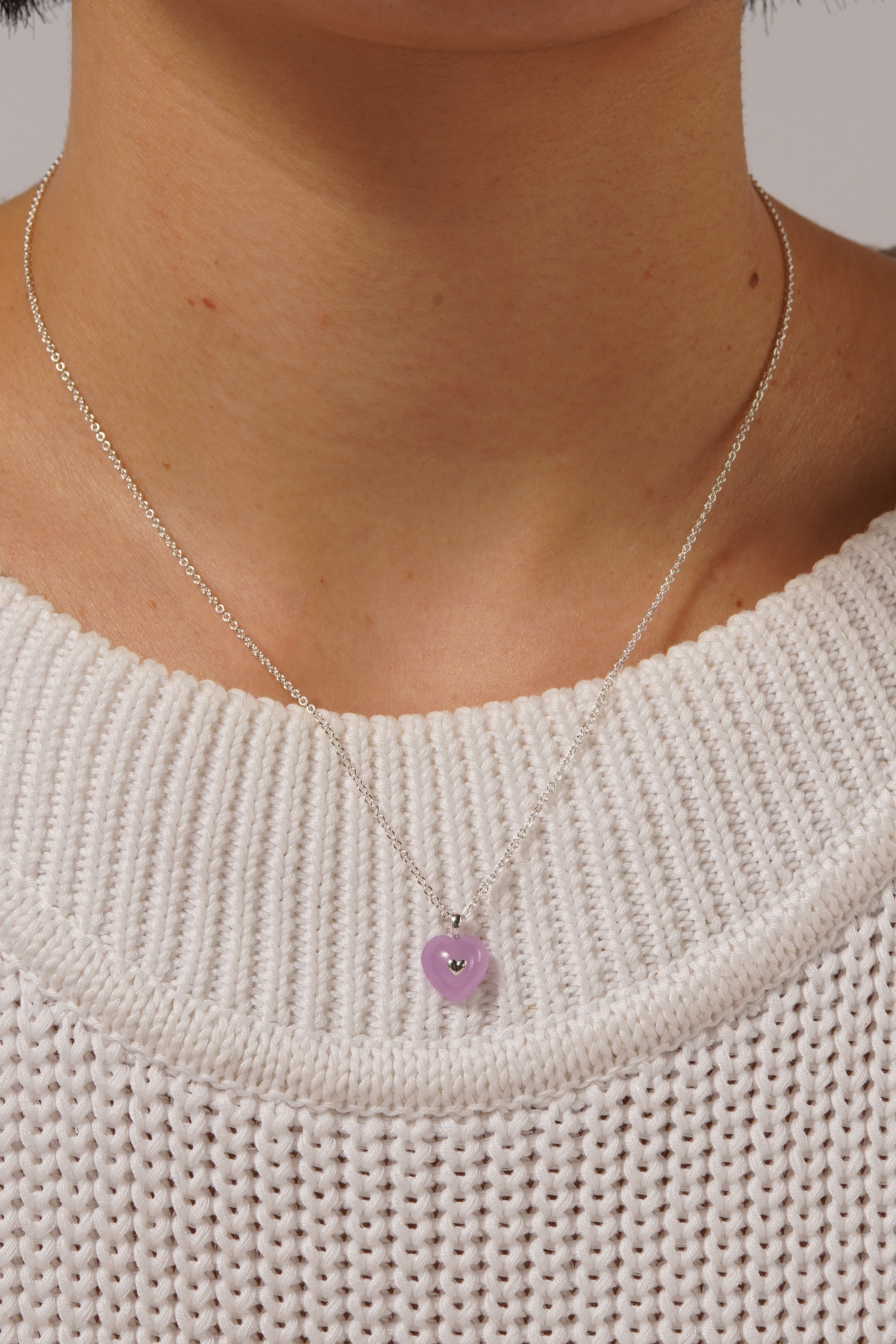 VERY VINTAGE LILAC QUARTZ HEART PENDANT NECKLACE