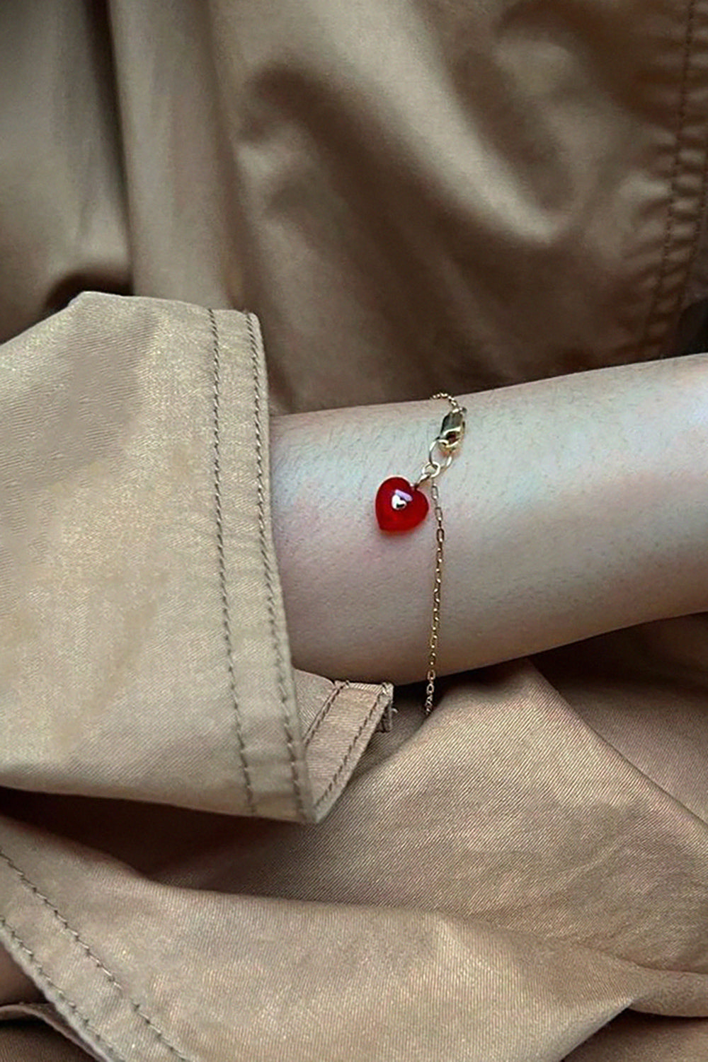 VERY VINTAGE TINY RED HEART PENDANT BRACELET